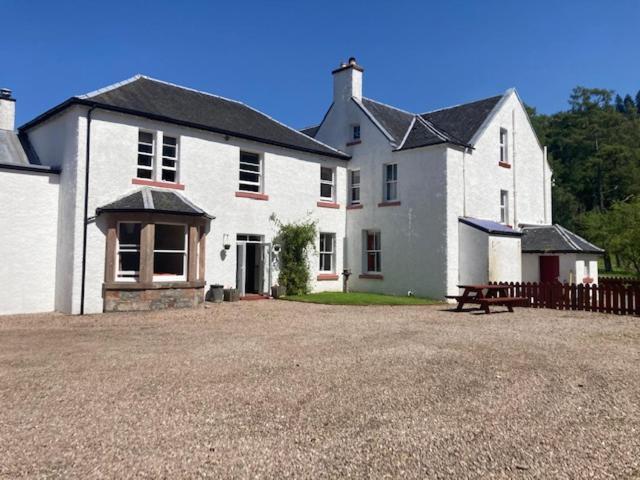 Great Glen Hostel Spean Bridge Exterior photo